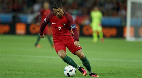 Cristiano Ronaldo dribbling - Euro 2016 in France June 14, 2016 • SoccerToday