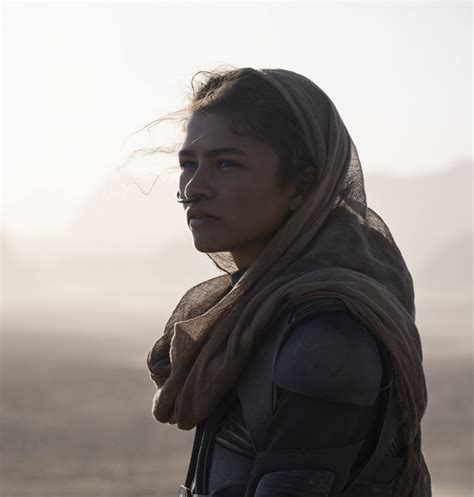 Another Look at Zendaya's DUNE Character and Her Weapon - Nerdist