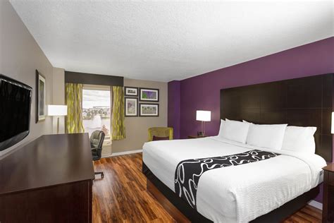 La Quinta Inn & Suites by Wyndham Orlando Universal area | Orlando, FL Hotels