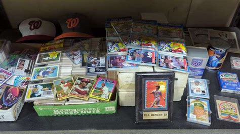 Collection of Vintage Sports Cards - Dixon's Auction at Crumpton