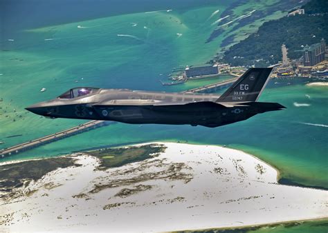 File:First F-35 headed for USAF service.jpg - Wikimedia Commons
