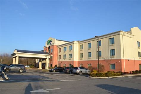 HOLIDAY INN EXPRESS & SUITES SELINSGROVE - UNIVERSITY AREA, AN IHG HOTEL - Updated 2023 Prices ...