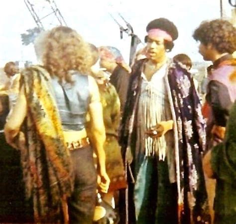 Jimi Hendrix Woodstock 1969 | Jimi hendrix woodstock, Jimi hendrix ...