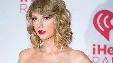 Taylor Swift Announces Lover Fest Concert Dates – NBC Chicago