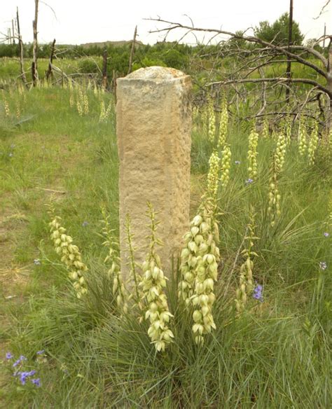 FORT NIOBRARA BOUNDARY MONUMENTS