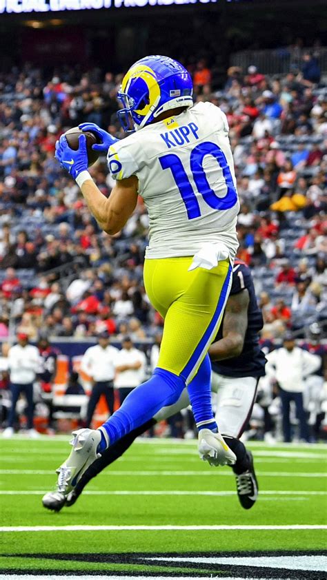 Download Cooper Kupp NFL LA Rams Moving Photography Wallpaper | Wallpapers.com