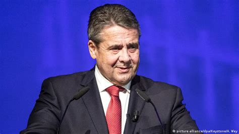 German ex-Foreign Minister Sigmar Gabriel tapped for Deutsche Bank job | News | DW | 24.01.2020