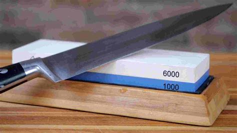 How to sharpen a knife with a whetstone