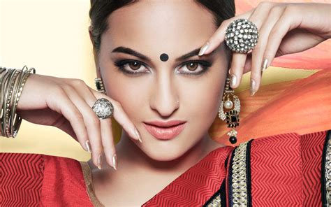 Sonakshi Sinha Bollywood Actress Wallpapers | HD Wallpapers | ID #13712