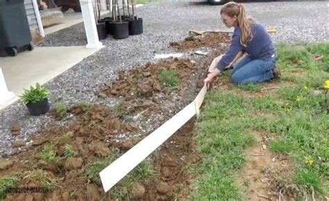 How to Make a Concrete Landscape Curb --In 4 Easy Steps! | Landscape ...