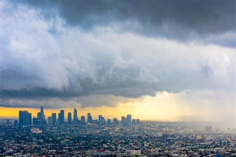 Downpours & Possible Thunderstorms Continue Through Los Angeles