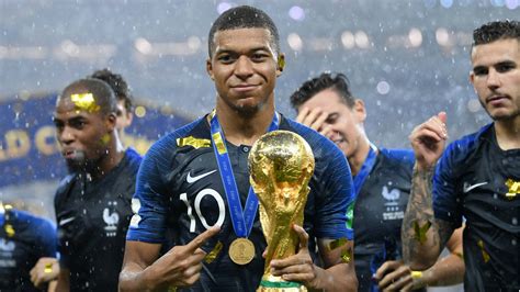 ចុមយក្ស ! ទីបំផុត Mbappe សម្រេចចិត្តចង់ផ្លាស់ទៅក្លឹបយក្សមួយនេះវិញ ...