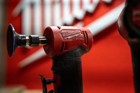 Who Sells Milwaukee Power Tools? – Dennis Finds