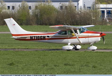 File:Cessna 182Q Skylane Private, EDRT Trier-Föhren, Germany PP1271607524.jpg - Wikimedia Commons