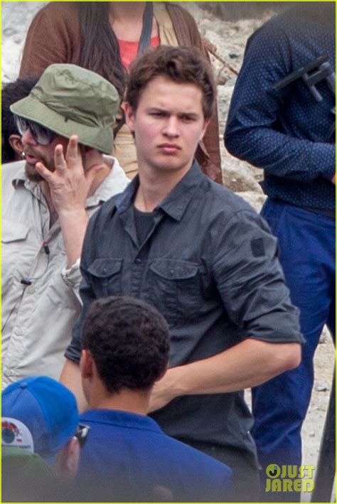 Shailene Woodley & Ansel Elgort Get Working On 'Allegiant' In Atlanta ...