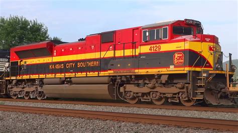 Norfolk Southern Meet With KCS SD70ACe - YouTube