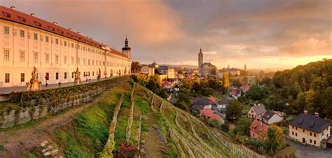 Visiting the Kutna Hora Bone Church From Prague - Just a Pack