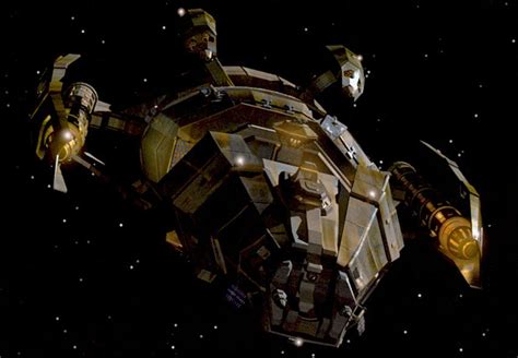 Another view of a Hirogen ship. Alien Ship, Star Trek Voyager, Star Trek Ships, Star Trek ...