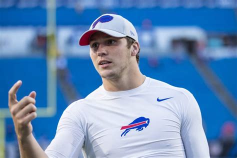 Buffalo Bills rookie quarterback Josh Allen resumes throwing over ...