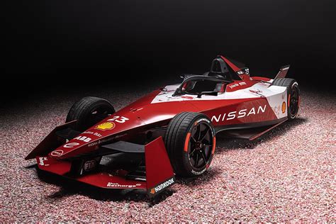 Nissan alters Formula E team name, launches cherry blossom livery