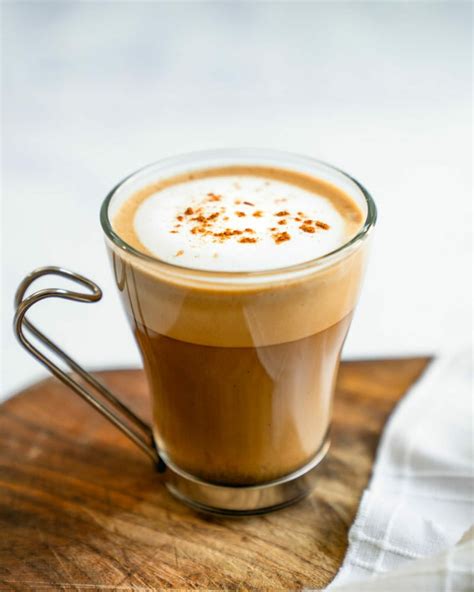 How to Make a Latte (Cafe Latte) – A Couple Cooks