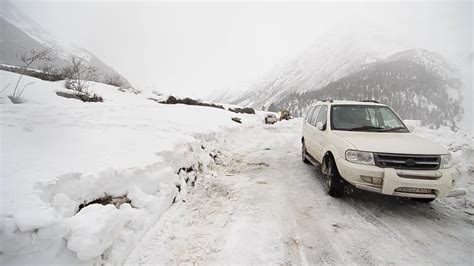 Snowfall at Chitkul, Himachal - YouTube