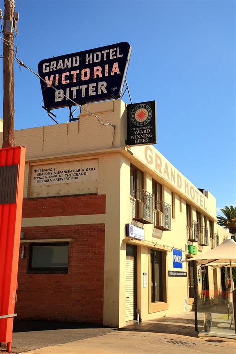 Grand Hotel, Mildura | Darren Schiller | Flickr