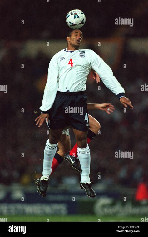 PAUL INCE ENGLAND & MIDDLESBROUGH FC 17 November 1999 Stock Photo - Alamy