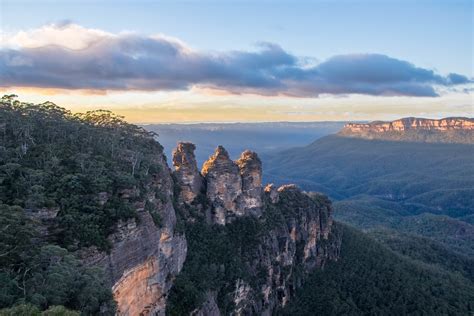 The Three Sisters At Sunrise (Blue Mountains, Australia) | Flickr