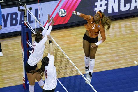 Texas volleyball to face Kentucky in NCAA championship