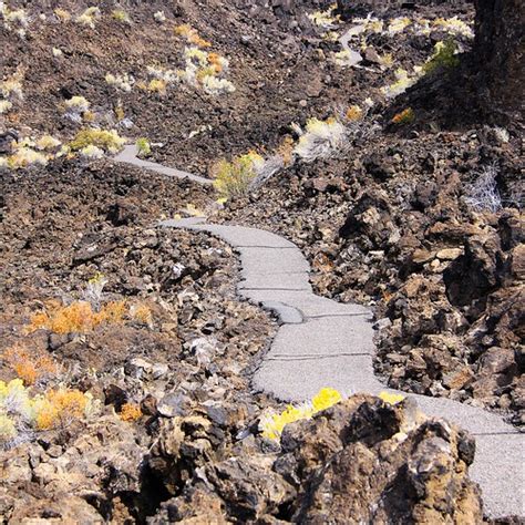 way thru lava | Lava Butte / Newberry National Volcanic Monu… | Flickr