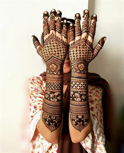 Bridal Mehndi Designs | 9+ Most Adorable Mehndi Design To Try