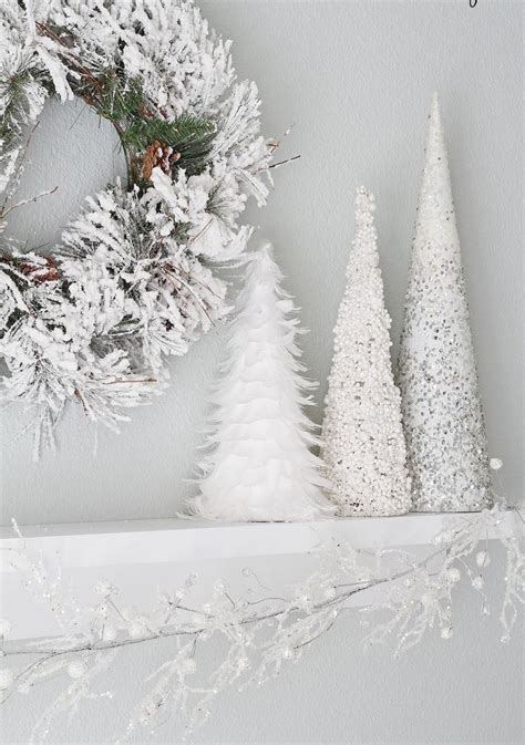 déco Noël blanc couronne petit sapin diy idées | Christmas decorations bedroom, Blue christmas ...