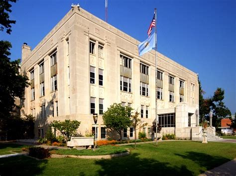 Cleveland County Courthouse Stock Photo - Download Image Now - iStock