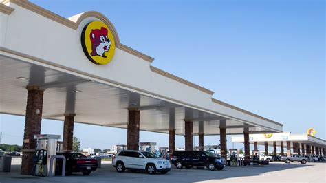 Buc-ee's opens Daytona Beach location with Gov. Ron DeSantis | kens5.com