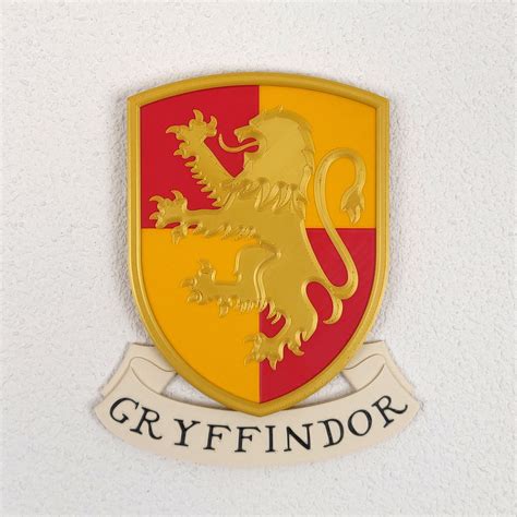 Magnet Harry Potter Gryffindor Crest Tips For Original Gifts ...