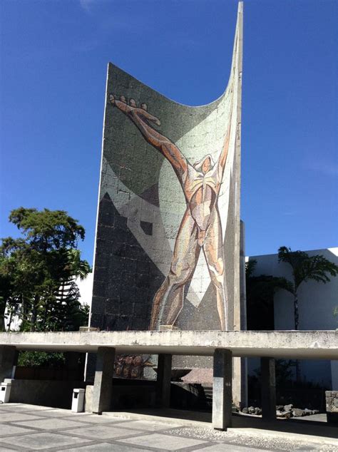 Giant mural in front of the El Salvadoran National Art Museum... | San ...