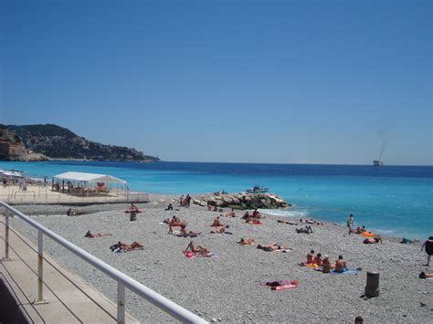 File:Beach, Nice France.JPG - Wikimedia Commons