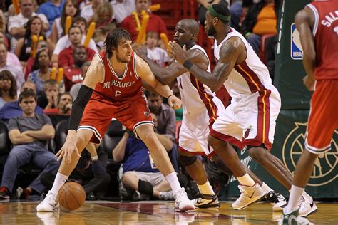 Andrew Bogut injury: still unable to participate in 5-on-5 - SB Nation ...