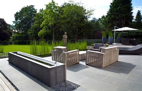 Landscape Design Ideas: Modern Garden Water Features - Design Milk