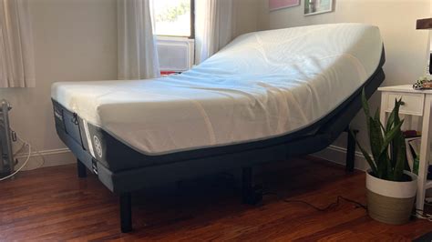 I tried the Tempur-Ergo smart bed frame to see if it can really track sleep | Mashable