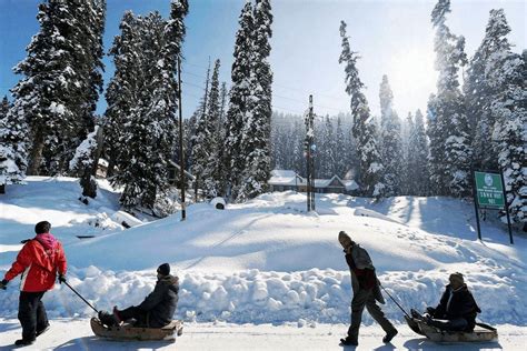 Top 10 Famous Hill Stations in Jammu and Kashmir