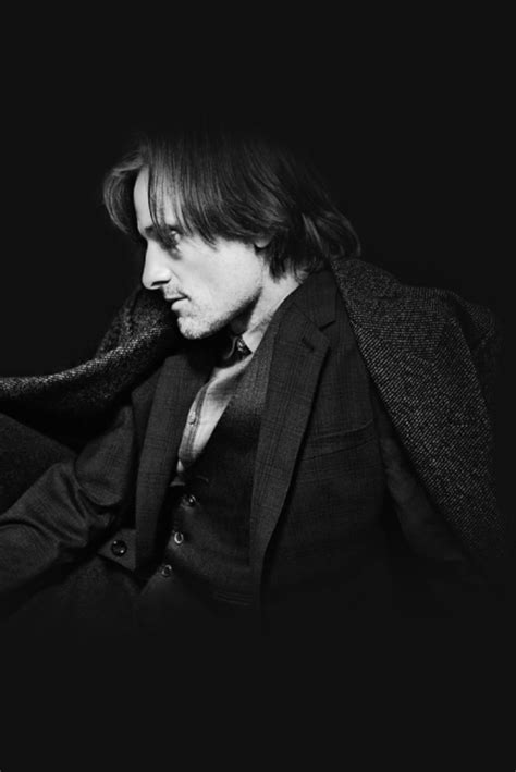 Viggo Mortensen photoshoot for magazine Viggo Mortensen, Pretty Men ...