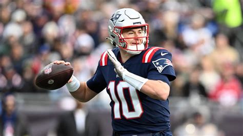 Bill Belichick doesn't commit to Mac Jones as 2023 starting QB | Yardbarker