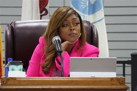 Dolton, Mayor Tiffany Henyard, hit with another lawsuit - Patabook News