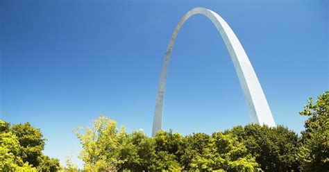 Take An 11-Day Cruise Along The Mississippi River In Missouri