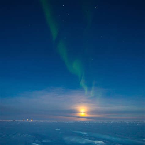 Southern lights over South Pole | Earth | EarthSky