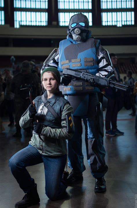 Half-Life 2 Combine Soldier and Rebel Cosplay by Kienagu on DeviantArt