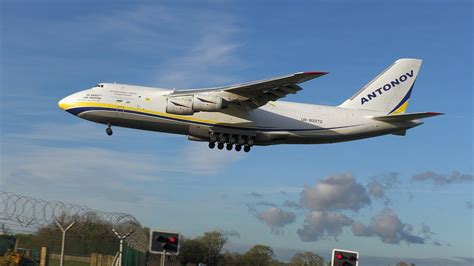 Antonov 124 landing at Brize Norton - YouTube