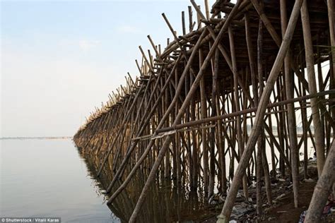 Amazing Cambodian Bamboo Bridge Rebuilt Every Year - Charismatic Planet